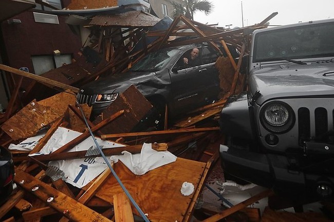 Siêu bão Michael đổ bộ vào Mỹ và Panama với sức tàn phá khủng khiếp - Ảnh 10.