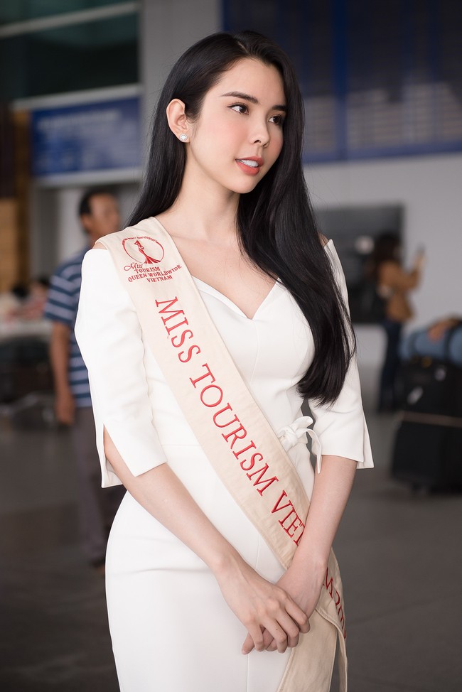 Người tình Isaac Liên Bỉnh Phát ra sân bay tiễn Huỳnh Vy thi Miss Tourism Queen Worldwide 2018 - Ảnh 2.