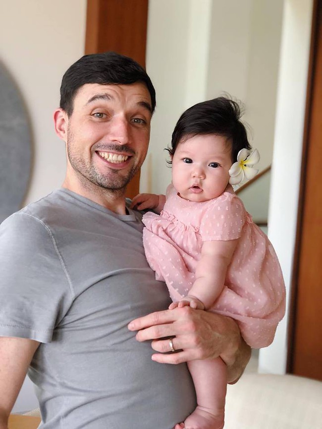 Mới hơn 3 tháng tuổi, bé Myla con gái siêu mẫu Hà Anh đã nhăm nhe ngôi vị sao nhí quyền lực nhất showbiz - Ảnh 1.
