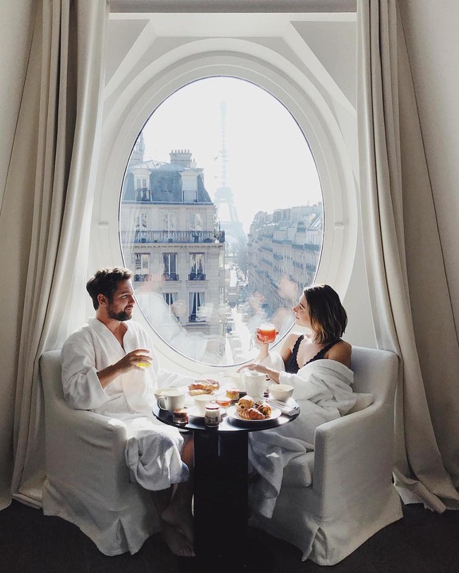 Căn phòng nơi Ngọc Trinh chụp ảnh ngưng đọng thời gian: góc view đẹp nhất nhì Paris, phải đặt trước cả tháng - Ảnh 6.