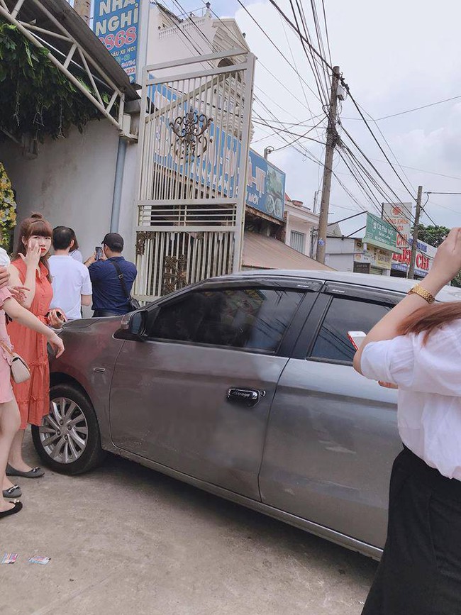Bấy lâu quy ẩn giang hồ, nay có cô gái nhờ chỉnh ảnh cho sang chảnh, thánh photoshop lại làm dân tình cười đau ruột - Ảnh 4. Bấy lâu quy ẩn giang hồ, nay có cô gái nhờ chỉnh ảnh cho sang chảnh, thánh photoshop lại làm dân tình cười đau ruột - Ảnh 4.