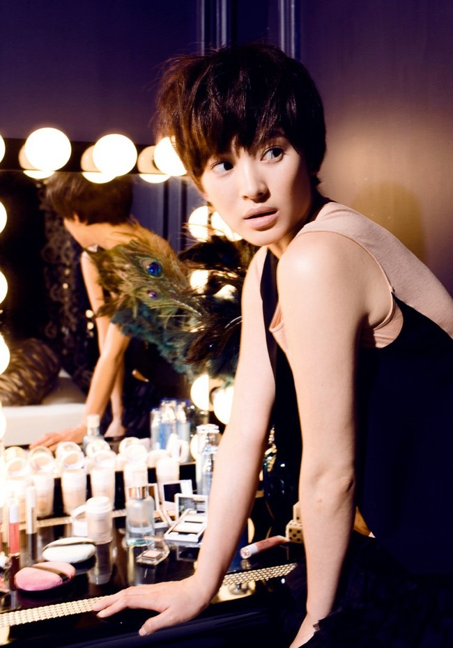 10 năm nhan sắc đỉnh cao nhờ tóc ngắn của Song Hye Kyo: Xén tóc càng nhiều càng đẹp ngút ngàn! - Ảnh 2.