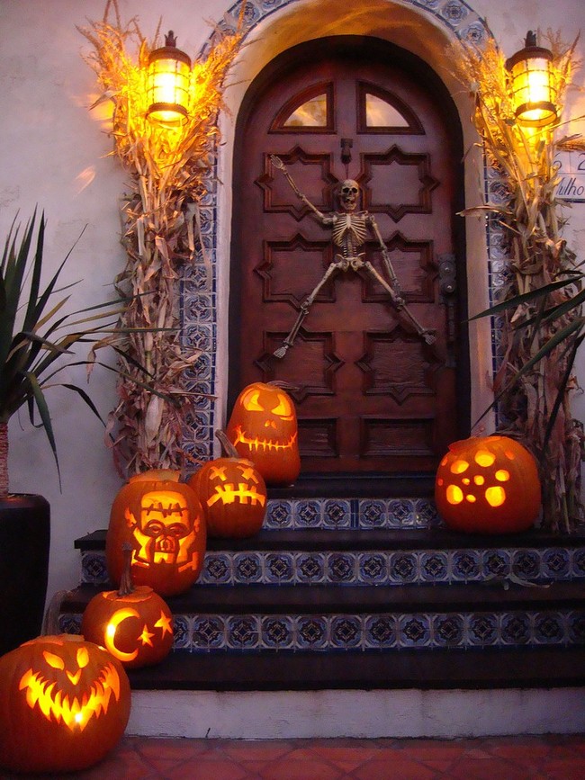 Trang trí mặt tiền ngôi nhà để Halloween muôn phần sống động - Ảnh 19.