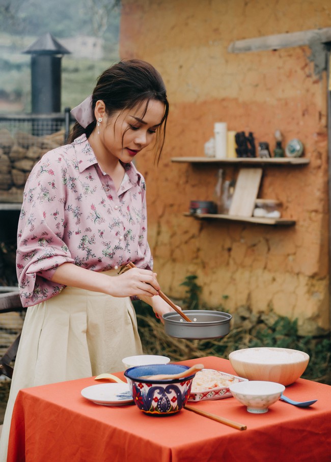 Sau Tình yêu màu nắng, Đoàn Thúy Trang rủ rê Tiên Cookie lên Tây Bắc  - Ảnh 7.