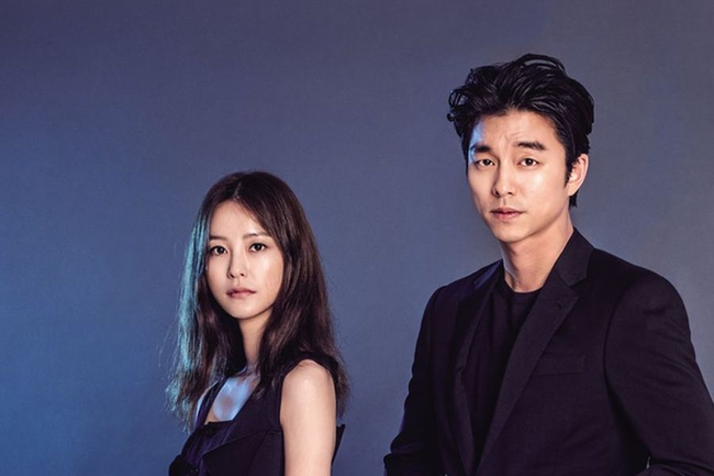 Từng bị đồn làm đám cưới, Gong Yoo - Jung Yoo Mi lại nắm tay nhau đóng vai vợ chồng - Ảnh 1.