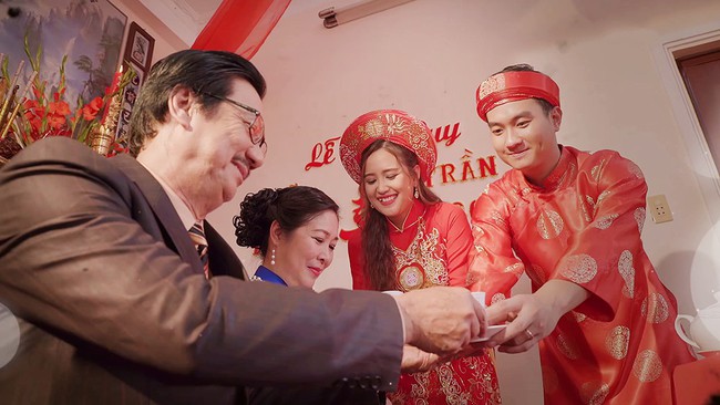 Đám cưới truyền thống cực đầu tư của Gạo nếp gạo tẻ gây sốt, khán giả khen Phim remake vậy mới đã chứ! - Ảnh 7. Đám cưới truyền thống cực đầu tư của Gạo nếp gạo tẻ gây sốt, khán giả khen Phim remake vậy mới đã chứ! - Ảnh 7.