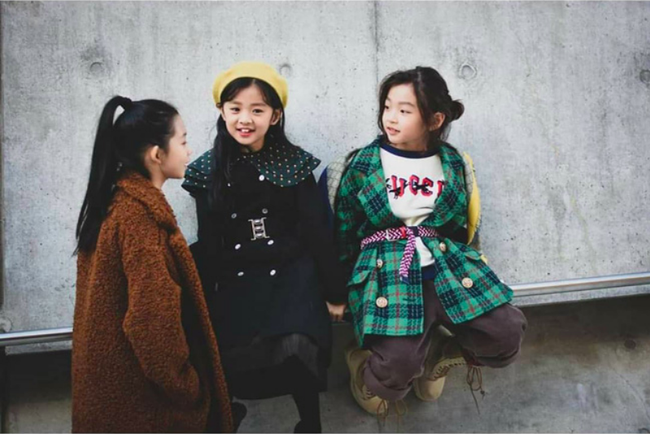 Cứ đến Seoul Fashion Week, dân tình chỉ ngóng trông street style vừa chất vừa yêu của những fashionista nhí này - Ảnh 10.