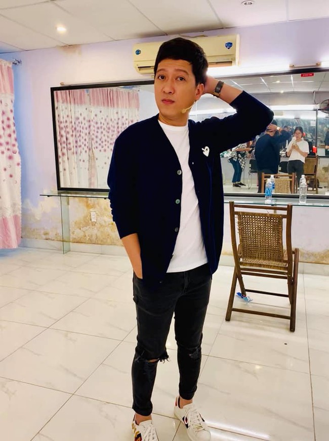 Lên mạng xin kinh nghiệm trở thành người chồng tốt, Trường Giang lại vô tình để lộ chuyện Nhã Phương có bầu? - Ảnh 1. Lên mạng xin kinh nghiệm trở thành người chồng tốt, Trường Giang lại vô tình để lộ chuyện Nhã Phương có bầu? - Ảnh 1.