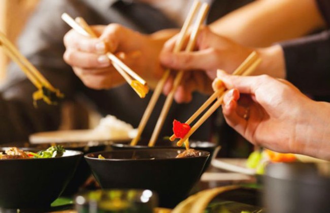 Cảnh báo: Nếu cứ bất chấp dùng các loại đũa này, hãy cẩn thận ngộ độc, thậm chí cả mắc bệnh ung thư - Ảnh 3. Cảnh báo: Nếu cứ bất chấp dùng các loại đũa này, hãy cẩn thận ngộ độc, thậm chí cả mắc bệnh ung thư - Ảnh 3.