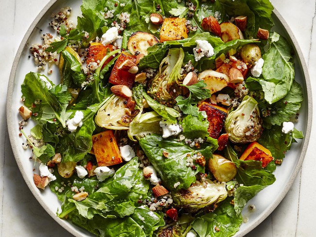 Muốn ăn salad để giảm cân thì phải ăn như thế này, chọn sai món là bạn sẽ tăng cân ngay - Ảnh 1. Muốn ăn salad để giảm cân thì phải ăn như thế này, chọn sai món là bạn sẽ tăng cân ngay - Ảnh 1.
