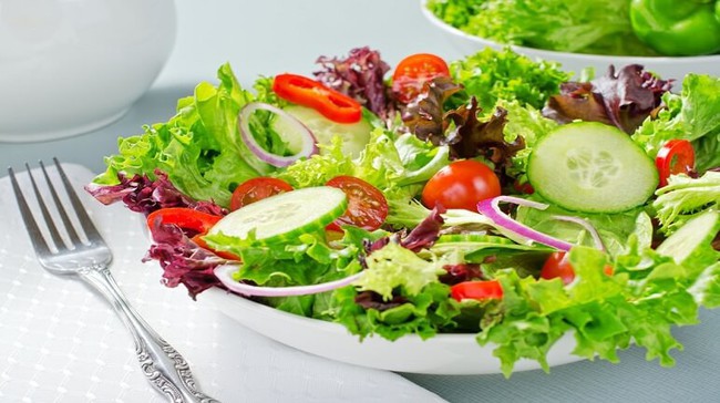 Muốn ăn salad để giảm cân thì phải ăn như thế này, chọn sai món là bạn sẽ tăng cân ngay - Ảnh 2. Muốn ăn salad để giảm cân thì phải ăn như thế này, chọn sai món là bạn sẽ tăng cân ngay - Ảnh 2.