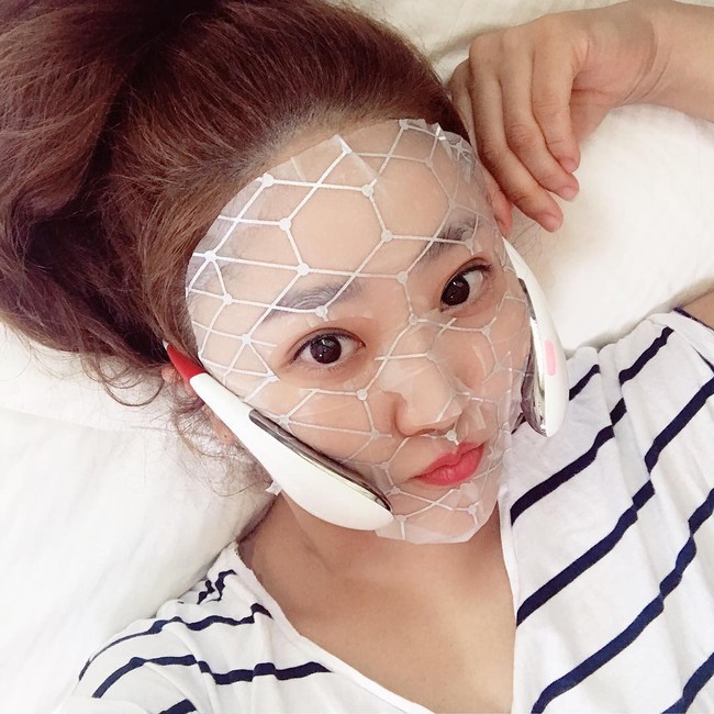Chỉ đắp mặt nạ thì quá thường, món “bảo bối” giúp da căng bóng này đang được nhiều cô gái Hàn sử dụng - Ảnh 11.