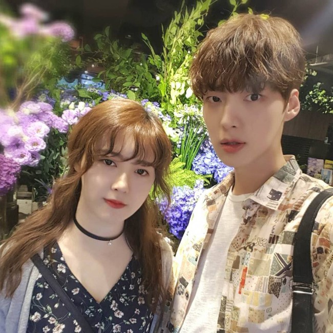Nghịch lý các cặp đôi đùng một phát đòi cưới: Cặp Hàn được ủng hộ hết mức, đôi Hoa bị mỉa mai ép cưới, chuột sa chĩnh gạo - Ảnh 5. Nghịch lý các cặp đôi đùng một phát đòi cưới: Cặp Hàn được ủng hộ hết mức, đôi Hoa bị mỉa mai ép cưới, chuột sa chĩnh gạo - Ảnh 5.
