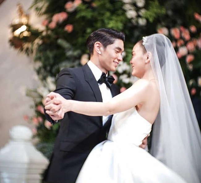 Choáng ngợp hôn lễ mỹ nhân thị phi nhất Thái Lan và chồng kém 10 tuổi, nhưng hoành tráng nhất là dàn siêu sao đến dự - Ảnh 4.