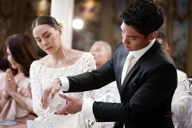 Choáng ngợp hôn lễ mỹ nhân thị phi nhất Thái Lan và chồng kém 10 tuổi, nhưng hoành tráng nhất là dàn siêu sao đến dự - Ảnh 8.