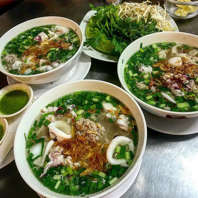 Báo Tây điểm danh 9 món ăn sáng ngon nổi tiếng của Việt Nam  - Ảnh 8.