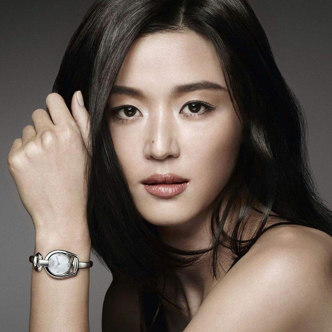 Là gái 2 con mà mợ chảnh Jeon Ji Hyun vẫn đẹp nuột nà khiến chị em tròn xoe mắt nhờ bí quyết giữ dáng này - Ảnh 1.