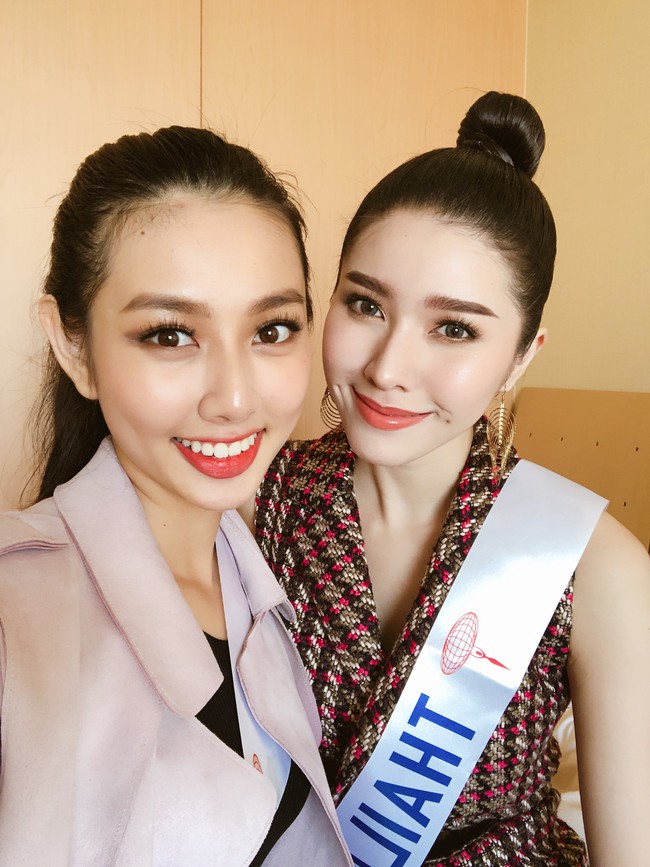 Quay clip nói 6 thứ tiếng, Nguyễn Thúc Thùy Tiên gây bất ngờ với khả năng ngoại ngữ tại Hoa hậu Quốc tế 2018 - Ảnh 6.