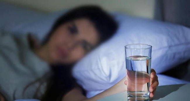 6 cách ngăn ngừa chứng đi tiểu đêm hiệu quả - Ảnh 4.