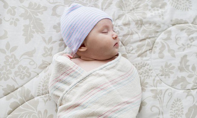 Những lầm tưởng to đùng về giấc ngủ của trẻ sơ sinh - Ảnh 2.