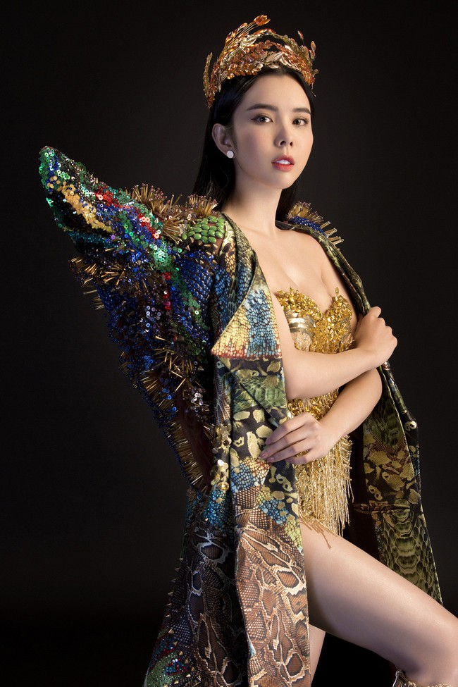Á khôi siêu vòng 3 mang trang phục nữ thần lúa nặng 20kg đến Miss Tourism Queen Worldwide - Ảnh 9.