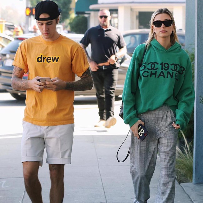 Quên Justin Bieber đầu bù tóc rối đi, chàng trai năm ấy của chúng ta đã cạo râu sạch đẹp rồi này - Ảnh 4. Quên Justin Bieber đầu bù tóc rối đi, chàng trai năm ấy của chúng ta đã cạo râu sạch đẹp rồi này - Ảnh 4.