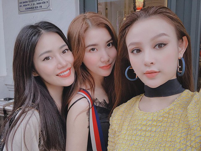 Huyền Baby đón sinh nhật tuổi 29 kín đáo, không tổ chức hoành tráng, không khoe quà hàng hiệu đắt đỏ - Ảnh 2. Huyền Baby đón sinh nhật tuổi 29 kín đáo, không tổ chức hoành tráng, không khoe quà hàng hiệu đắt đỏ - Ảnh 2.