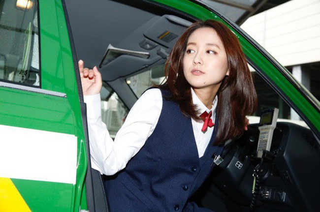 Gặp gỡ nữ tài xế taxi xinh đẹp quyến rũ nhất Nhật Bản - Ảnh 3.