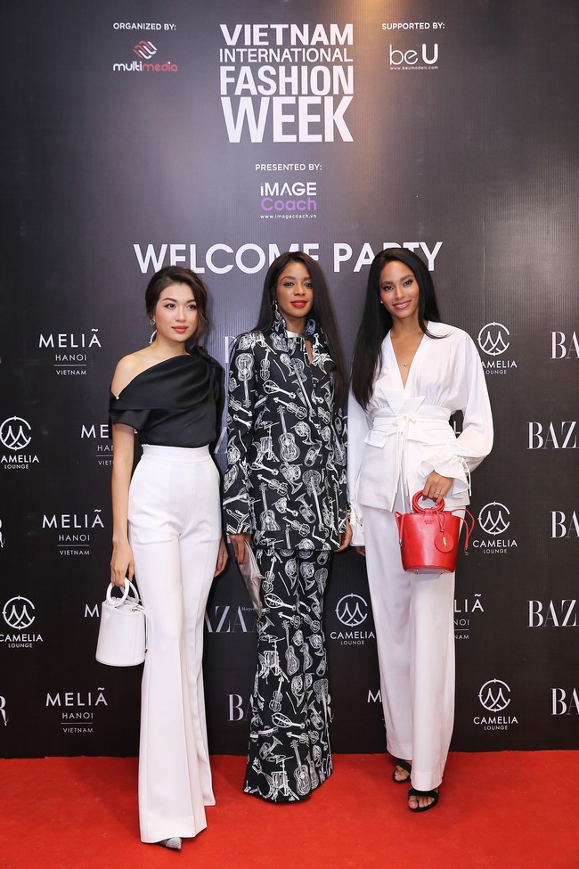 Á hậu Lệ Hằng hội ngộ cùng Á hậu Hoàn vũ Thế giới Raquel Pelissier trước thềm Vietnam International Fashion Week - Ảnh 1.