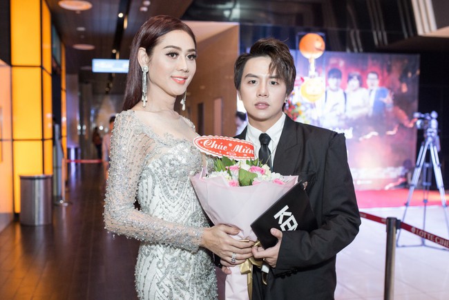 Miu Lê - Lâm Khánh Chi sang chảnh khi đến ủng hộ Duy Khánh tái xuất - Ảnh 5. Miu Lê - Lâm Khánh Chi sang chảnh khi đến ủng hộ Duy Khánh tái xuất - Ảnh 5.
