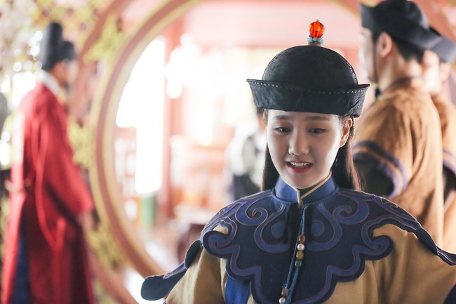 Ảnh hậu trường của sao nhí xấc láo nhất Gia đình là số một: Nhóc tì năm xưa giờ đã lớn và xinh lắm rồi! - Ảnh 7. Ảnh hậu trường của sao nhí xấc láo nhất Gia đình là số một: Nhóc tì năm xưa giờ đã lớn và xinh lắm rồi! - Ảnh 7.