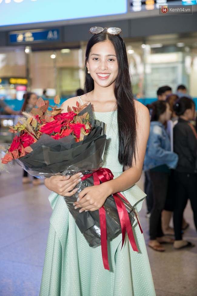 Hoa hậu Tiểu Vy ra tận sân bay đón Phương Nga trở về nước sau hành trình tại Miss Grand International 2018 - Ảnh 8.