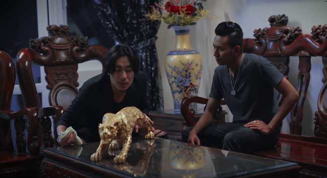 Trở lại sau ồn ào với Cát Phượng - An Nguy, Kiều Minh Tuấn đóng ngay vai đểu giả, thủ đoạn - Ảnh 8. Trở lại sau ồn ào với Cát Phượng - An Nguy, Kiều Minh Tuấn đóng ngay vai đểu giả, thủ đoạn - Ảnh 8.