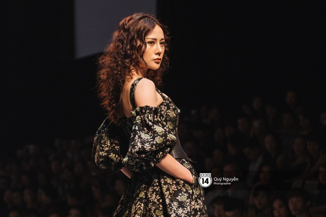 Bất ngờ lớn nhất VIFW 2018: Quỳnh Búp Bê làm vedette mở màn, trình diễn cực kỳ chuyên nghiệp - Ảnh 4.