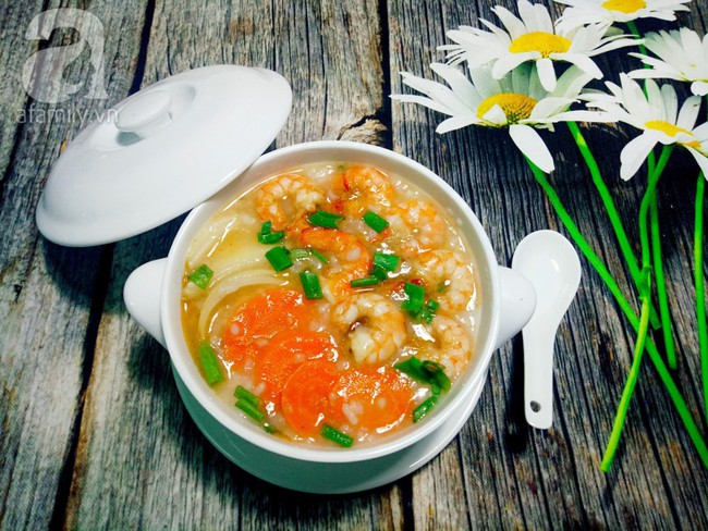 Cháo tôm nóng hổi ngọt ngon hễ ai ăn cũng mê mẩn - Ảnh 5. Cháo tôm nóng hổi ngọt ngon hễ ai ăn cũng mê mẩn - Ảnh 5.