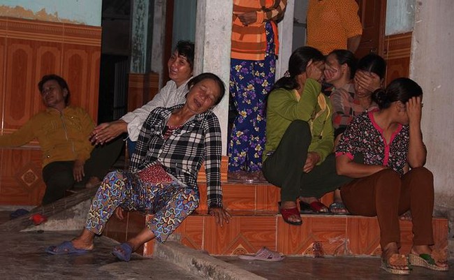 Đại tang nơi 4 người bị điện giật tử vong ở Hà Tĩnh - Ảnh 3. Đại tang nơi 4 người bị điện giật tử vong ở Hà Tĩnh - Ảnh 3.