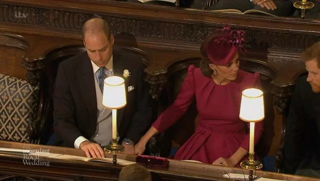 Vợ chồng Hoàng tử William gần đây đã chăm công khai tình tứ hơn rồi và tất cả là nhờ công của Hoàng tử Harry và Công nương Meghan - Ảnh 4.