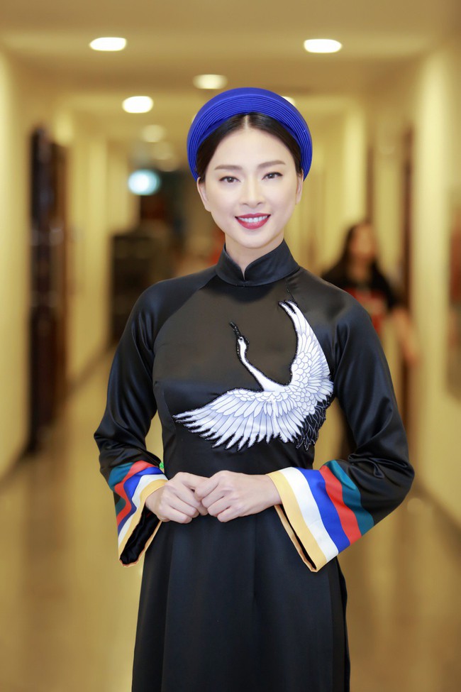 Đả nữ Ngô Thanh Vân diện áo dài gây ấn tượng mạnh tại LHP Quốc tế Hà Nội 2018 - Ảnh 6.