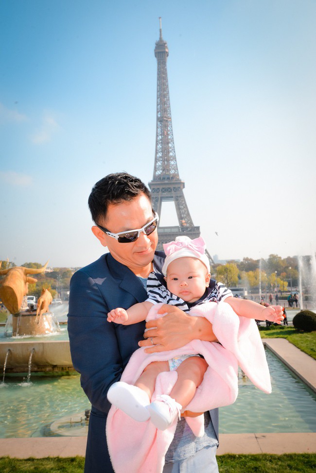 Vợ chồng Thanh Thảo đưa con gái 3 tháng tuổi đi du lịch Châu Âu - Ảnh 6.