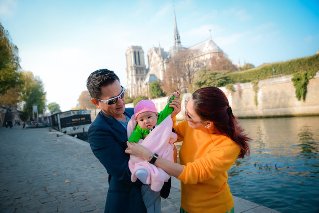 Vợ chồng Thanh Thảo đưa con gái 3 tháng tuổi đi du lịch Châu Âu - Ảnh 10.