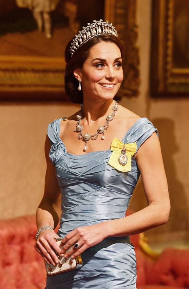 Người hâm mộ xôn xao trước thông tin Thái tử Charles từ bỏ địa vị, Kate sẽ lên ngôi hoàng hậu - Ảnh 2.