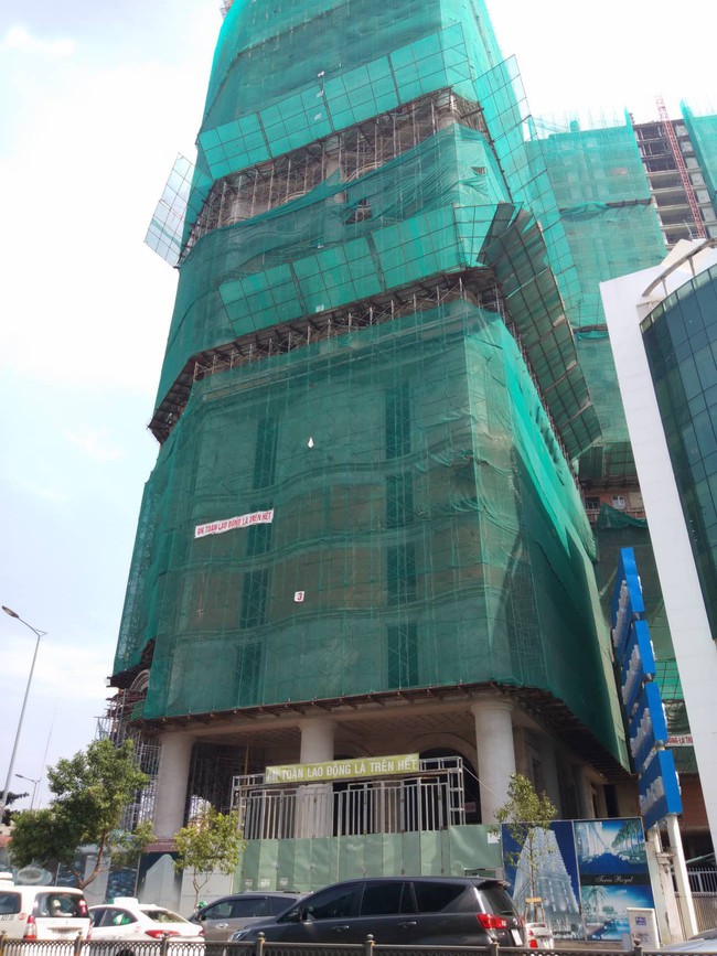 Công nhân 20 tuổi tử vong khi rơi từ tầng 17 xuống tầng 13 của tòa nhà đang xây dựng - Ảnh 1. Công nhân 20 tuổi tử vong khi rơi từ tầng 17 xuống tầng 13 của tòa nhà đang xây dựng - Ảnh 1.