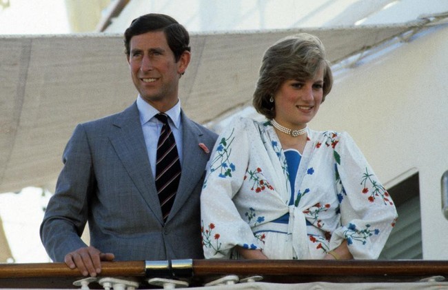 Sau 15 năm làm dâu hoàng gia, đây là những thứ Công nương Diana bị tước bỏ mãi mãi khi ly hôn với Thái tử Charles - Ảnh 1.
