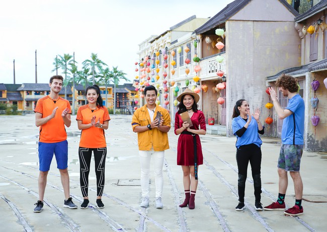Nguyên Khang, Lan Cave - Thanh Hương cười ngất khi làm lồng đèn ở Hội An - Ảnh 2. Nguyên Khang, Lan Cave - Thanh Hương cười ngất khi làm lồng đèn ở Hội An - Ảnh 2.