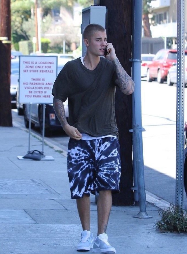 Tạm biệt Justin Bieber đầu bù tóc rối, đây mới là hình ảnh chững chạc nhất của anh chàng - Ảnh 3.