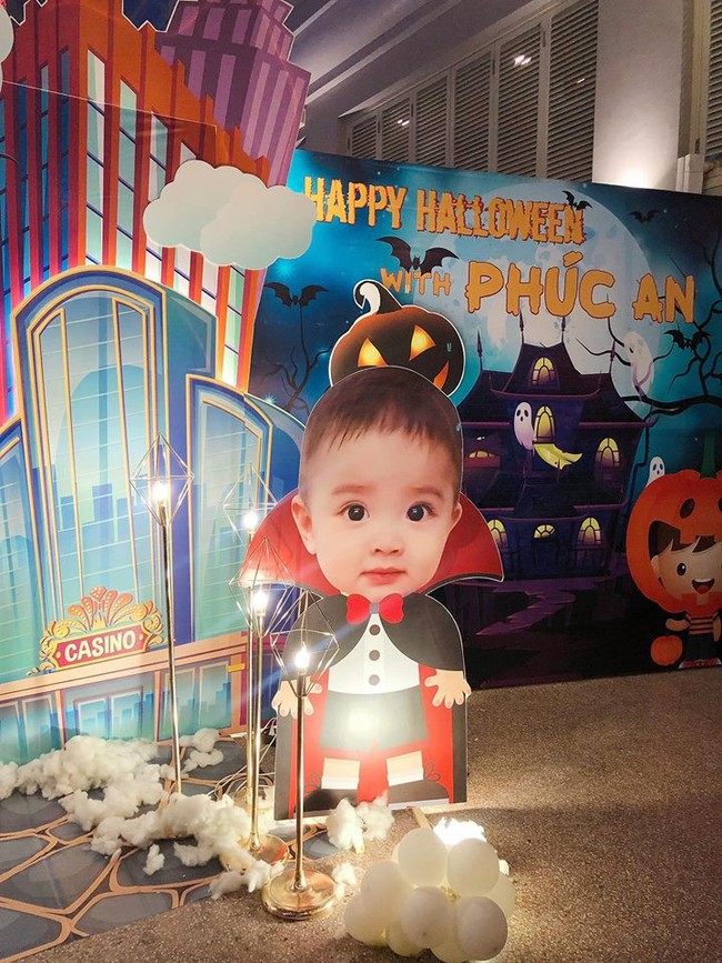 Tiệc sinh nhật 5 sao của cậu ấm Sữa chủ tịch nhà Hằng Túi: ngập tràn hình ảnh Boss Baby và Halloween  - Ảnh 3.