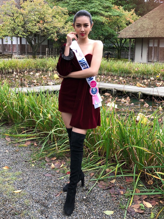 Đại diện Việt Nam Nguyễn Thúc Thùy Tiên ghi điểm bởi gu thời trang ấn tượng khi sang Nhật dự Miss International 2018 - Ảnh 10.