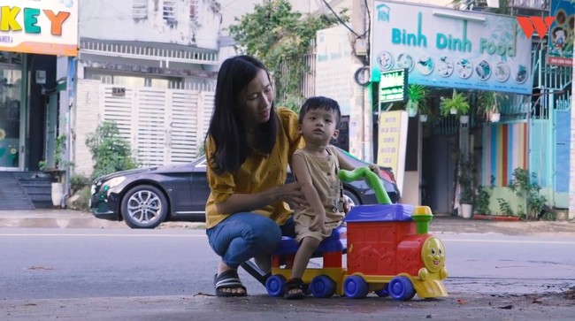 Hành trình cậu bé siêu nhân não mịn hòa nhập với cộng đồng nhờ quán chè bưởi Sài Gòn của bố mẹ Thạc sĩ - Ảnh 3.