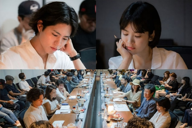Hé lộ hình ảnh hậu trường đọc kịch bản đầy hài hước của Song Hye Kyo - Park Bo Gum - Ảnh 2.