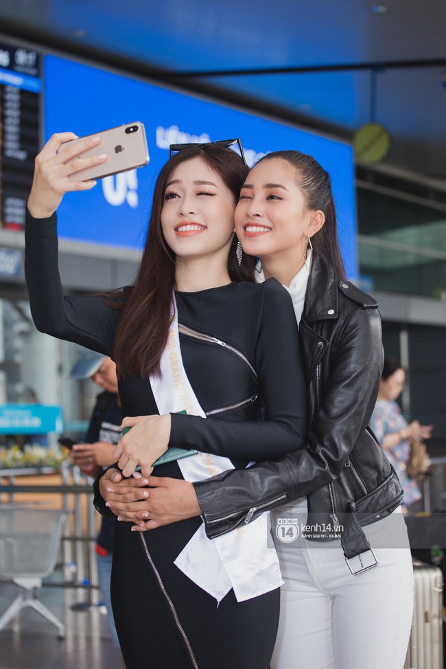 Vừa trở về từ Pháp, Trần Tiểu Vy ở lại sân bay để tiễn Bùi Phương Nga lên đường thi Hoa hậu Hòa bình Quốc tế - Ảnh 9. Vừa trở về từ Pháp, Trần Tiểu Vy ở lại sân bay để tiễn Bùi Phương Nga lên đường thi Hoa hậu Hòa bình Quốc tế - Ảnh 9.